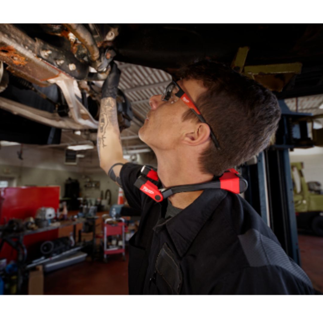 L&Aacute;MPARA DE CUELLO USB REDLITHIUM&trade; DE 400 L (2117-21) MILWAUKEE 03