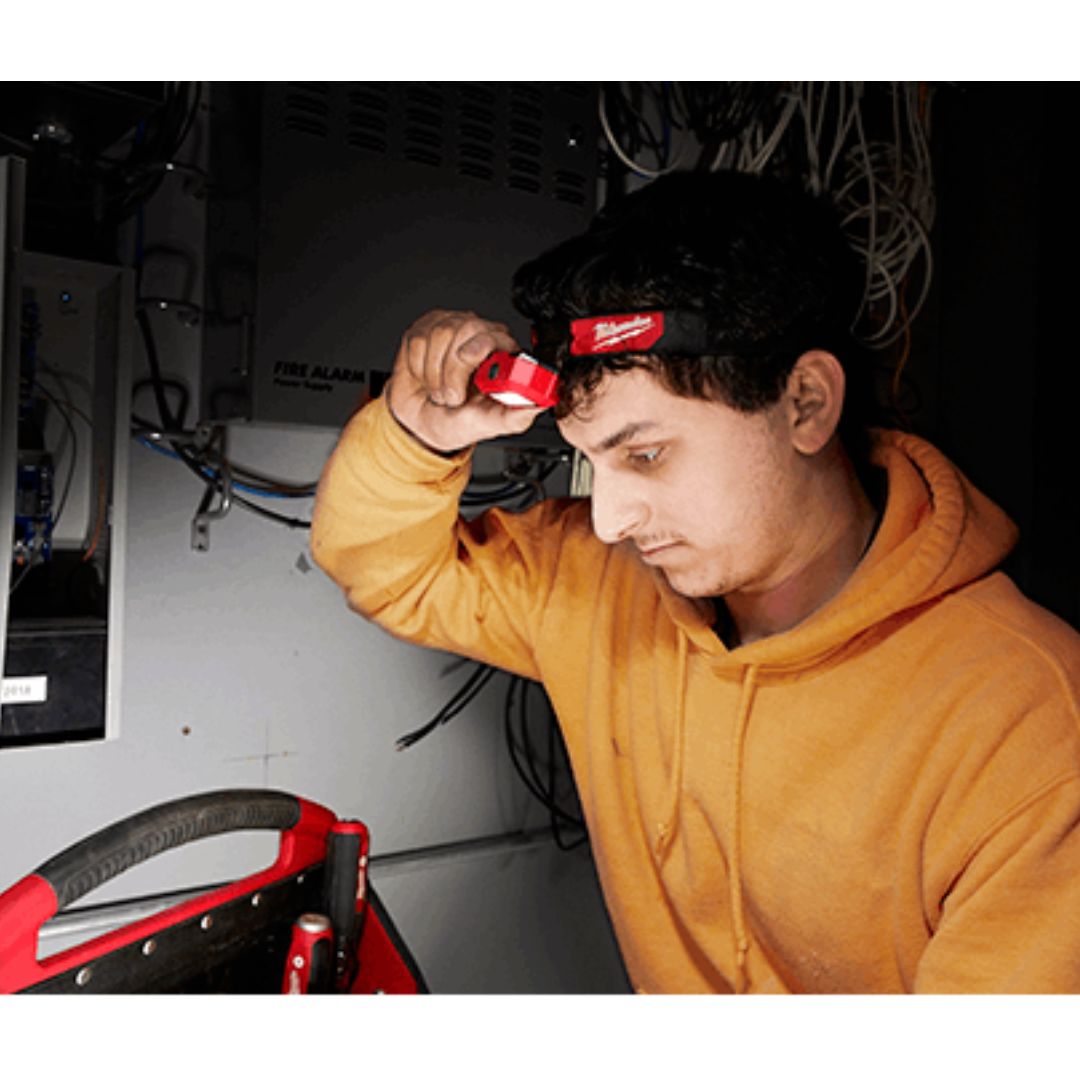 LINTERNA FRONTAL (2103) MILWAUKEE 03