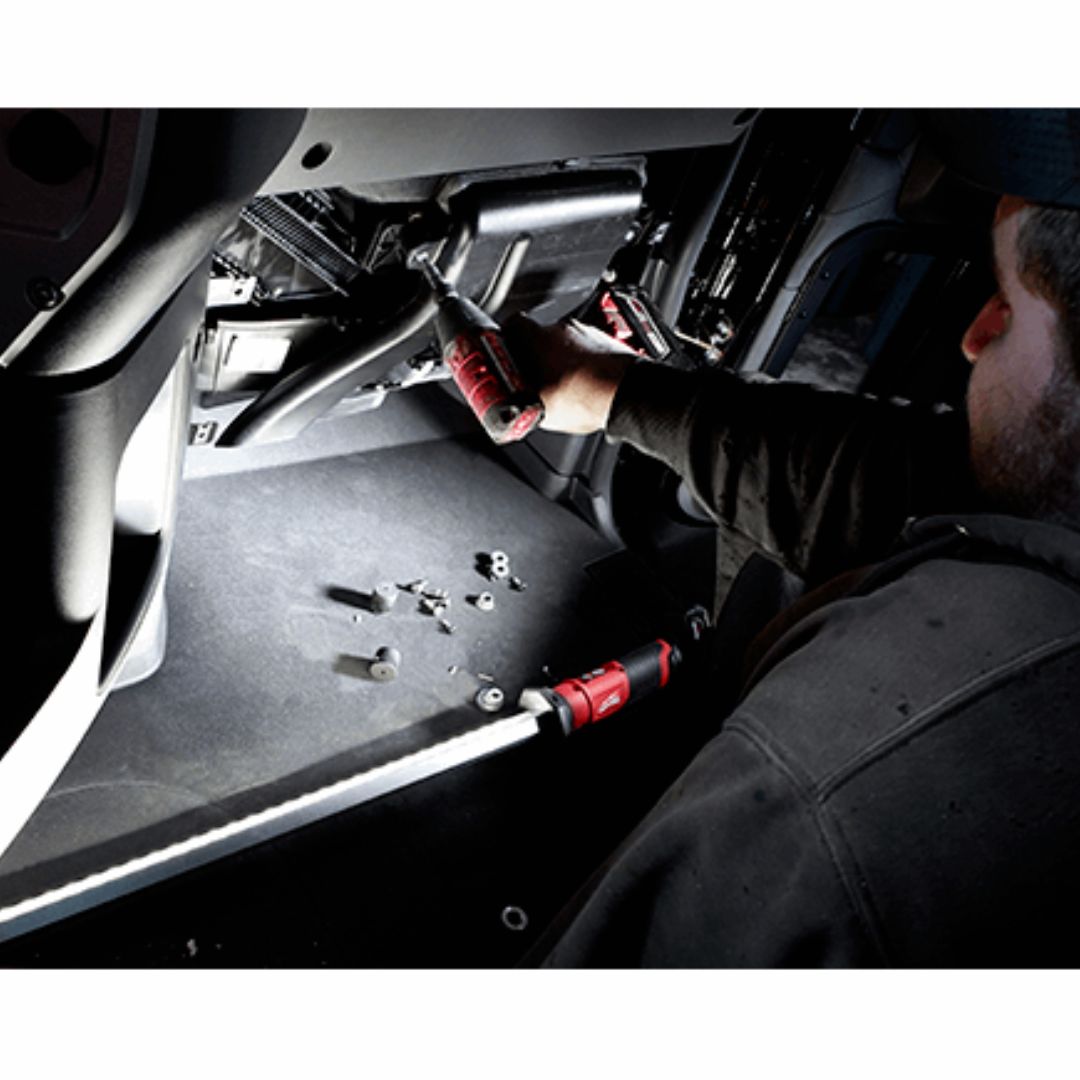 LUZ DE CAP&Oacute; M12&trade;(2125-20) MILWAUKEE 03